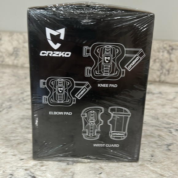 Protective Gear Set - Picture 5 of 12